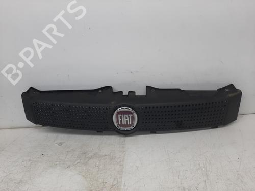 Used Grille FIAT PANDA (169_) 1.1 (169.AXA1A) (54 hp) 26836944