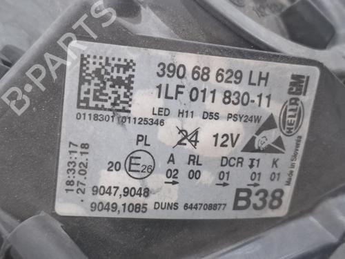 Used Left headlight Left headlight VAUXHALL CORSA Mk IV (E) (X15) 1.4 (150 hp) 39757213 39757213