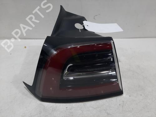 Used Left taillight Left taillight TESLA MODEL 3 (5YJ3) EV (261 hp) 34733742 34733742