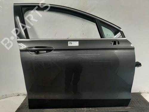 right-front-door-ford-mondeo-v-hatchback-ce-2014-32503747 main image