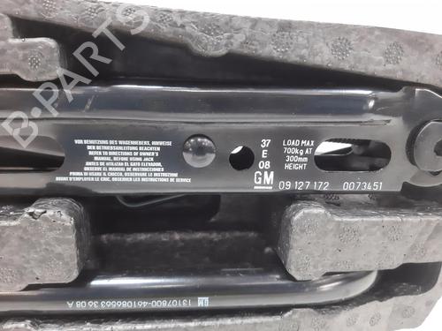 Zestaw narzędzi / podnośnik VAUXHALL CORSA Mk III (D) (S07) 1.0 (L08) | BP29946092C119