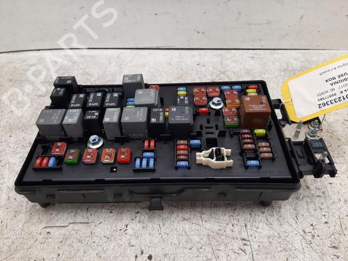 Used Fuse box Fuse box 26837246 26837246