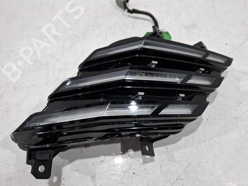 Pisca lateral direito Pisca lateral direito PEUGEOT 5008 III (KA_, KB_, KC_) Hybrid 136 (136 hp) 39614668 39614668