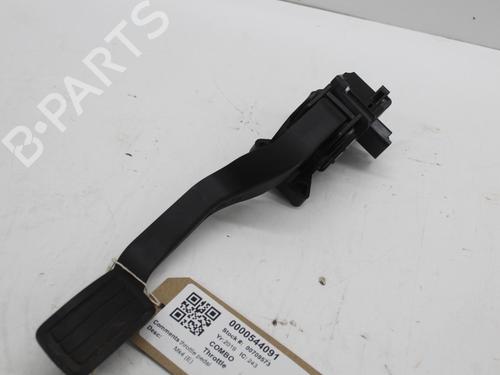 Pedal VAUXHALL COMBO Mk IV (E) Life (K9) 1.5 (102 hp) 30756078