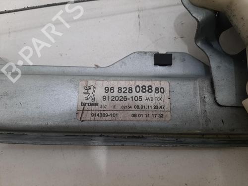 Front right window mechanism PEUGEOT 5008 (0U_, 0E_) 1.6 HDi | BP26854651C23 