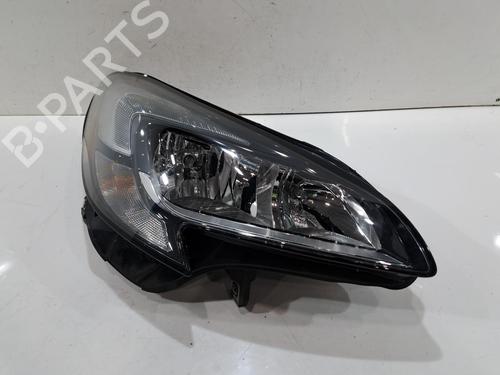 Used Right headlight VAUXHALL CORSA Mk IV (E) (X15) 1.4 (75 hp) 31208148