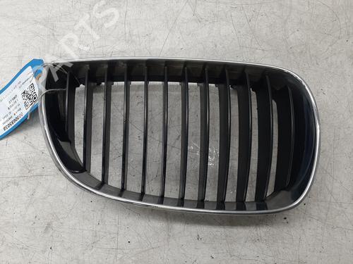 Used Grille BMW 1 (E87) 120 i (150 hp) 26808090