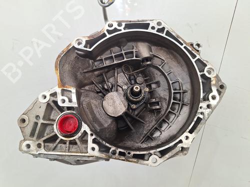 Używane Skrzynia biegów Skrzynia biegów VAUXHALL CORSA Mk IV (E) (X15) 1.4 (75 hp) 36535232 36535232