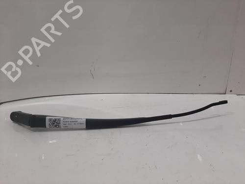 Used Front windshield wiper arm Front windshield wiper arm TOYOTA YARIS (_P9_) 1.33 VVT-i (NSP90_, NSP90R) (100 hp) 39910394 39910394