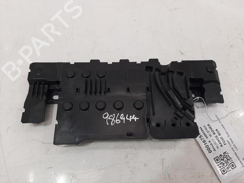 Used Fuse box Fuse box LAND ROVER RANGE ROVER IV (L405) 4.4 SDV8 4x4 (340 hp) 34338655 34338655
