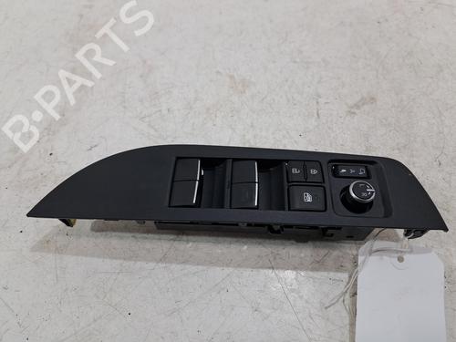 Interruttore TOYOTA COROLLA Estate (_E21_) 1.8 VVTi Hybrid (ZWE219) (140 hp) 32120660