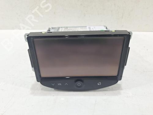 Used Radio VAUXHALL CORSA Mk IV (E) (X15) 1.4 (90 hp) 31208641