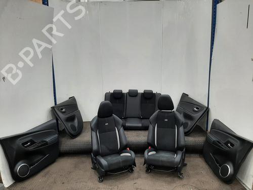 Used Seats set TOYOTA YARIS (_P13_) 1.5 Hybrid (NHP130_) (101 hp) 26852704