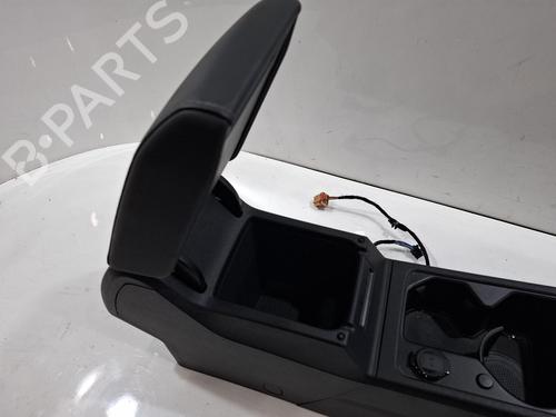 Middle console VW GOLF VIII (CD1, DA1) 1.0 TSI | BP38525611I22 - Image 6
