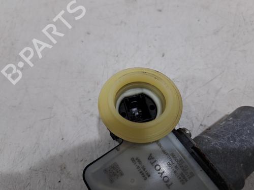 Front right window mechanism TOYOTA COROLLA Estate (_E21_) 1.8 VVTi Hybrid (ZWE219) | BP32288089C23