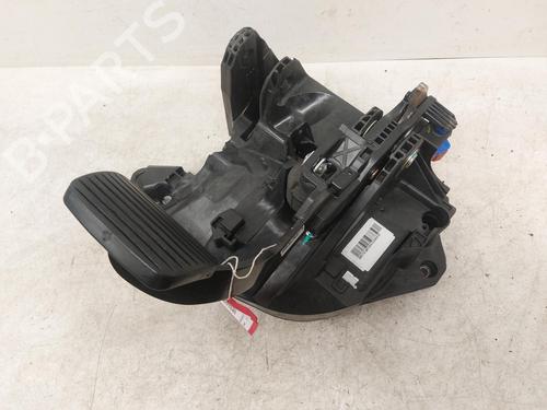 pedal-jeep-renegade-suv-bu-b1-bv-2014-26824952 main image