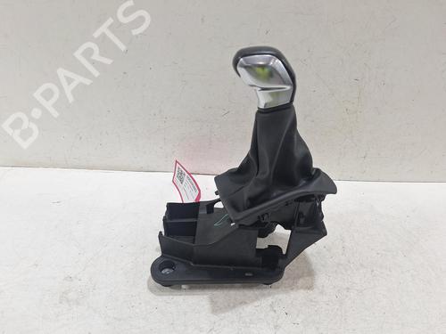 Używane Dźwignia zmiany biegów PEUGEOT 208 I (CA_, CC_) 1.2 VTI 82 (82 hp) 32380951