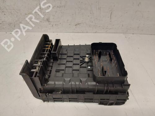 Used Fuse box Fuse box 26817897 26817897
