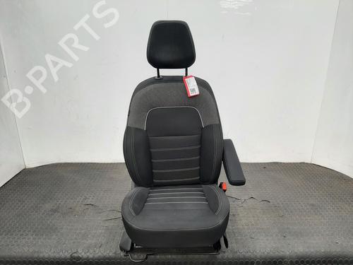 right-front-seat-dacia-sandero-iii-2021-40128399 main image