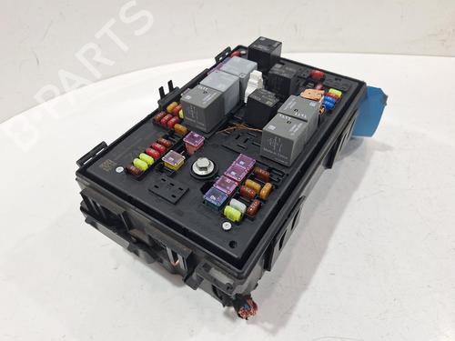 fuse-box-vauxhall-zafira-mk-iii-p12-2011-2012-2013-2014-2015-2016-2017-2018-31964605 main image