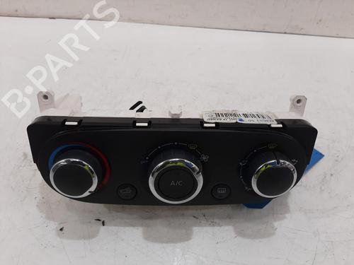 Used Climate control RENAULT CAPTUR I (J5_, H5_) 0.9 TCe 90 (90 hp) 32193218