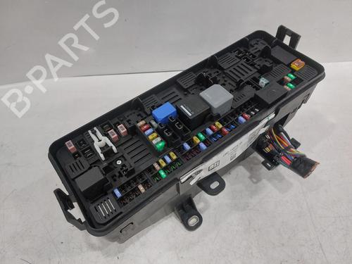 Used Fuse box Fuse box 29235667 29235667