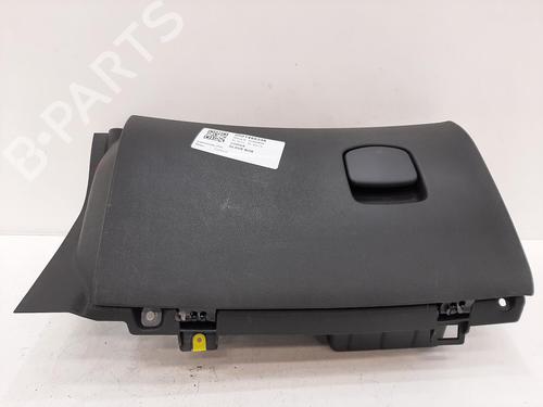Used Glove box VAUXHALL CORSA Mk III (D) (S07) 1.2 i 16V (L08) (86 hp) 28069554
