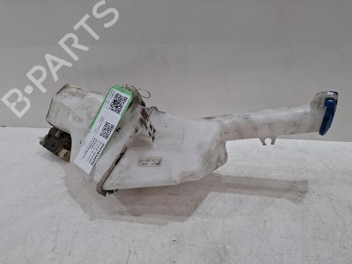 Used Windscreen washer tank Windscreen washer tank 39202331 39202331