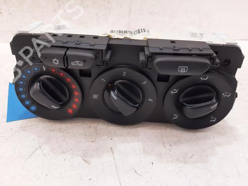 Used Climate control Climate control VAUXHALL CORSA Mk IV (E) (X15) 1.2 (69 hp) 33318210 33318210