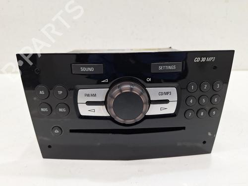 Used Radio VAUXHALL CORSA Mk III (D) (S07) 1.2 (L08) (80 hp) 26866273