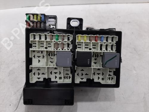 Used Fuse box Fuse box 26868293 26868293