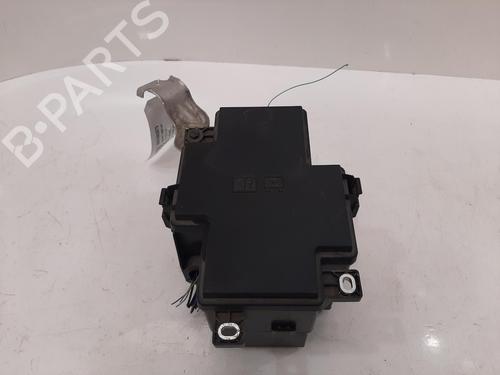 fuse-box-jaguar-i-pace-x590-2018-34178666 main image