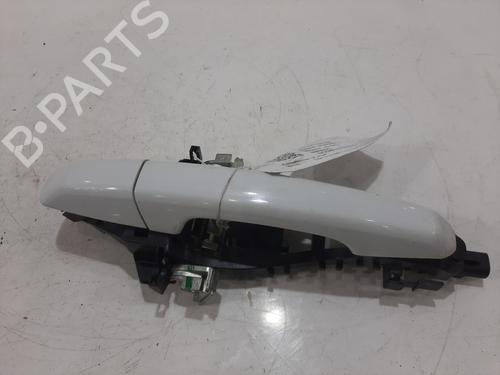 exterior-handle-jaguar-f-pace-x761-2015-33467201 main image