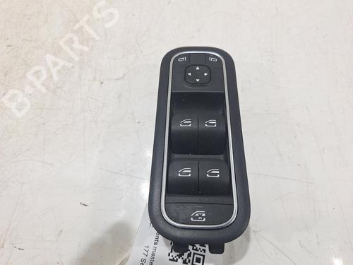 spak-kontakt-mercedes-benz-a-class-saloon-v177-2018-32357695 main image