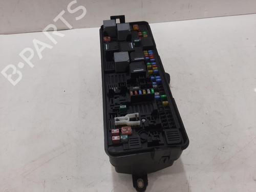 Used Fuse box LAND ROVER RANGE ROVER IV (L405) 4.4 SDV8 4x4 (340 hp) 30179435