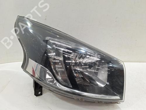 Used Right headlight VAUXHALL VIVARO B Van (X82) 1.6 CDTi (120 hp) 26785692