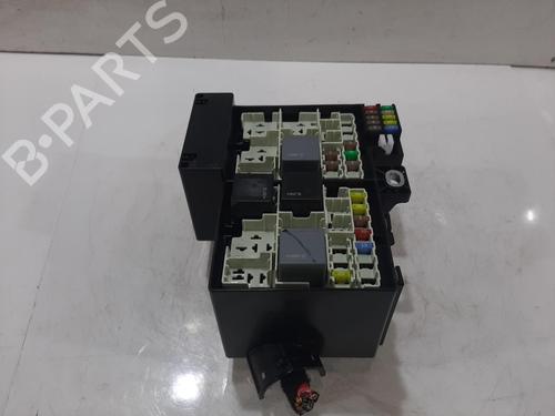 Used Fuse box JAGUAR I-PACE (X590) EV400 AWD (400 hp) 30559607