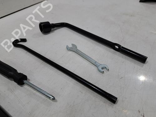 Jack Kit HYUNDAI VELOSTER (FS) 1.6 GDI | BP30789210C119