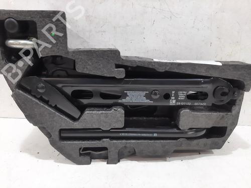 Zestaw narzędzi / podnośnik VAUXHALL CORSA Mk III (D) (S07) 1.0 (L08) | BP29946092C119