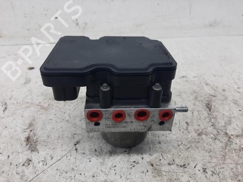 Used ABS pump NISSAN INTERSTAR Van (X62B) dCi 135 (136 hp) 26845010