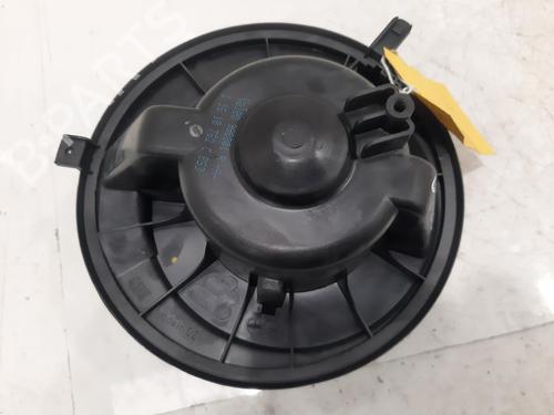 Heater blower motor VW GOLF VI (5K1) 1.6 TDI | BP26749446M62