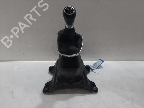 Used Gear lever Gear lever VAUXHALL CORSA Mk IV (E) (X15) 1.4 (90 hp) 35985834 35985834