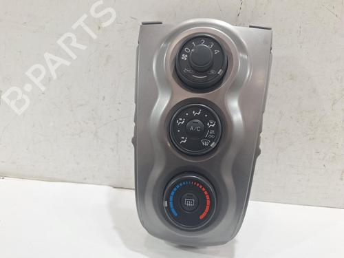 Climate control TOYOTA YARIS (_P9_) 1.33 VVT-i (NSP90_, NSP90R) | BP32193387I5