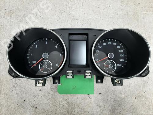 Used Instrument cluster VW GOLF VI (5K1) 1.6 TDI (105 hp) 26788524