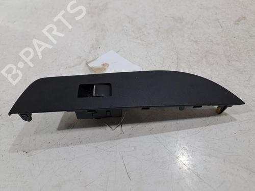 Interruttore TOYOTA COROLLA Estate (_E21_) 1.8 VVTi Hybrid (ZWE219) (140 hp) 32120661