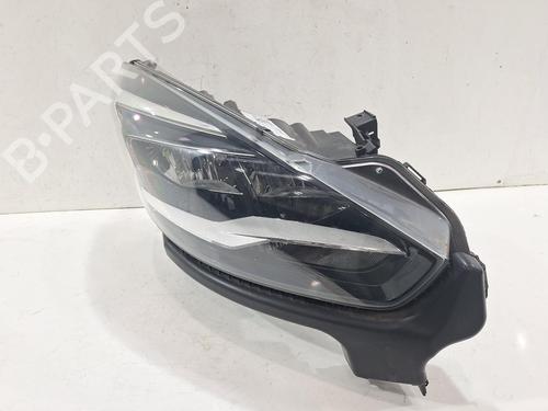 Used Right headlight VAUXHALL ZAFIRA Mk III (P12) 1.4 (75) (140 hp) 31685769