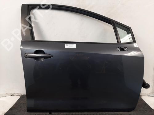 Used Right front door TOYOTA COROLLA Estate (_E21_) 1.8 VVTi Hybrid (ZWE219) (140 hp) 32064382