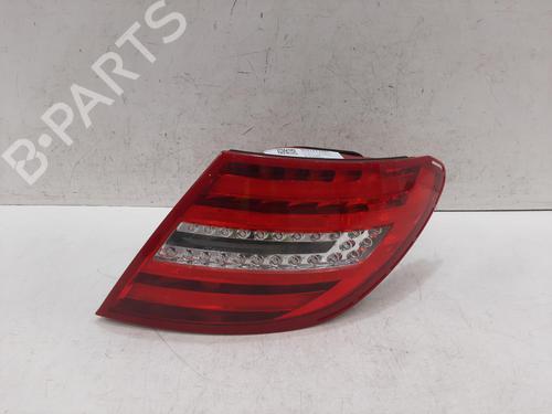 Used Right taillight Right taillight MERCEDES-BENZ C-CLASS (W204) C 220 CDI (204.002) (170 hp) 33336309 33336309