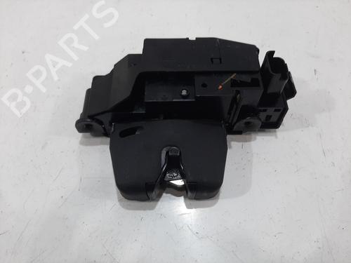 Used Tailgate lock VAUXHALL CORSA Mk V (F) 1.2 (75 hp) 31361754