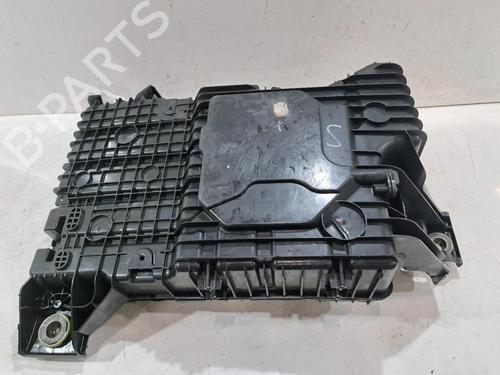 AdBlue-tank PEUGEOT 5008 II (MC_, MJ_, MR_, M4_) 1.5 BlueHDi 130 (MCYHZJ, MCYHZR, MCYHZX) (131 hp) 31999062